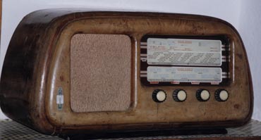 una radio degli anni cinquanta